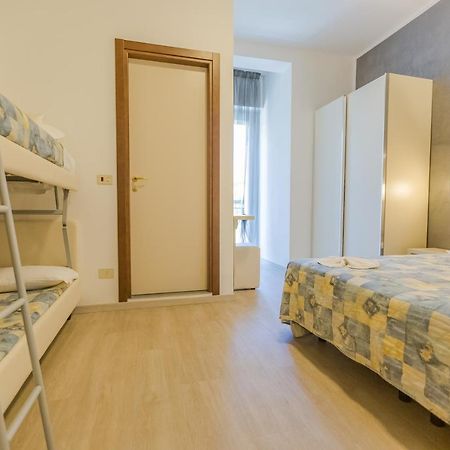 Hotel Bremen Римини Экстерьер фото