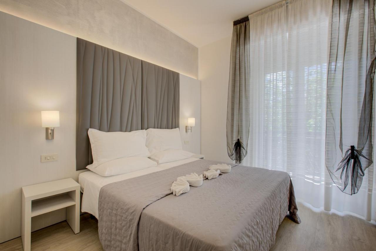 Hotel Bremen Римини Экстерьер фото