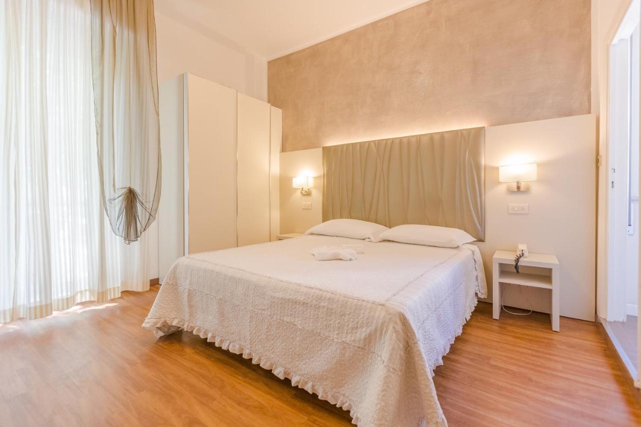 Hotel Bremen Римини Экстерьер фото