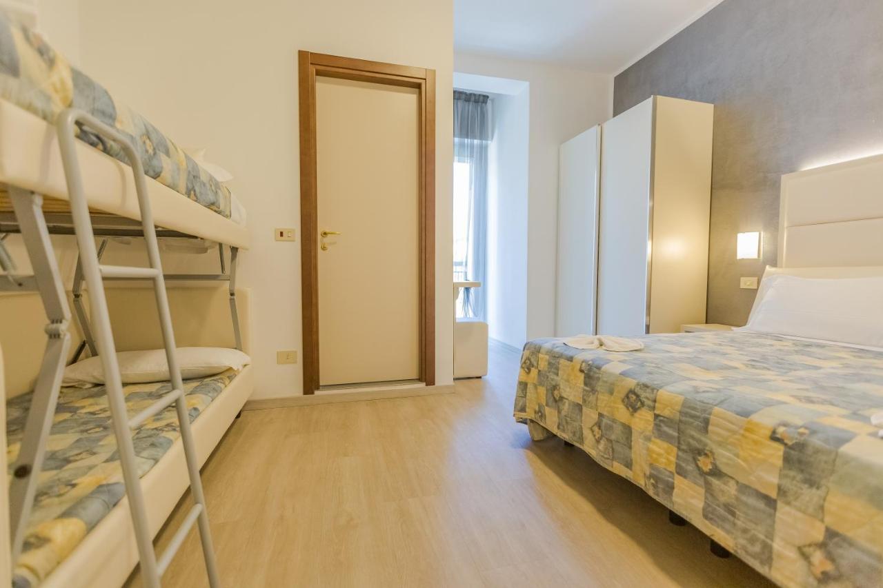 Hotel Bremen Римини Экстерьер фото