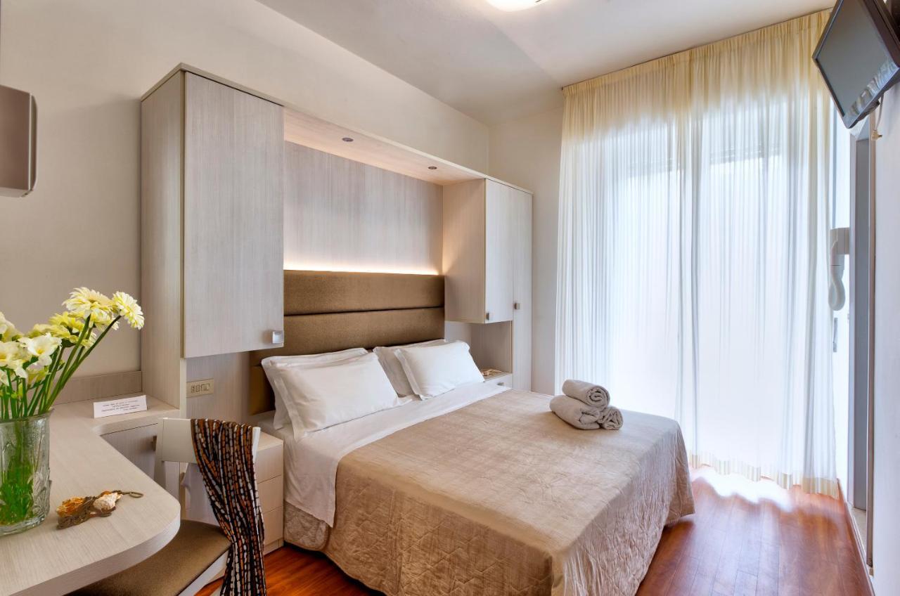 Hotel Bremen Римини Экстерьер фото