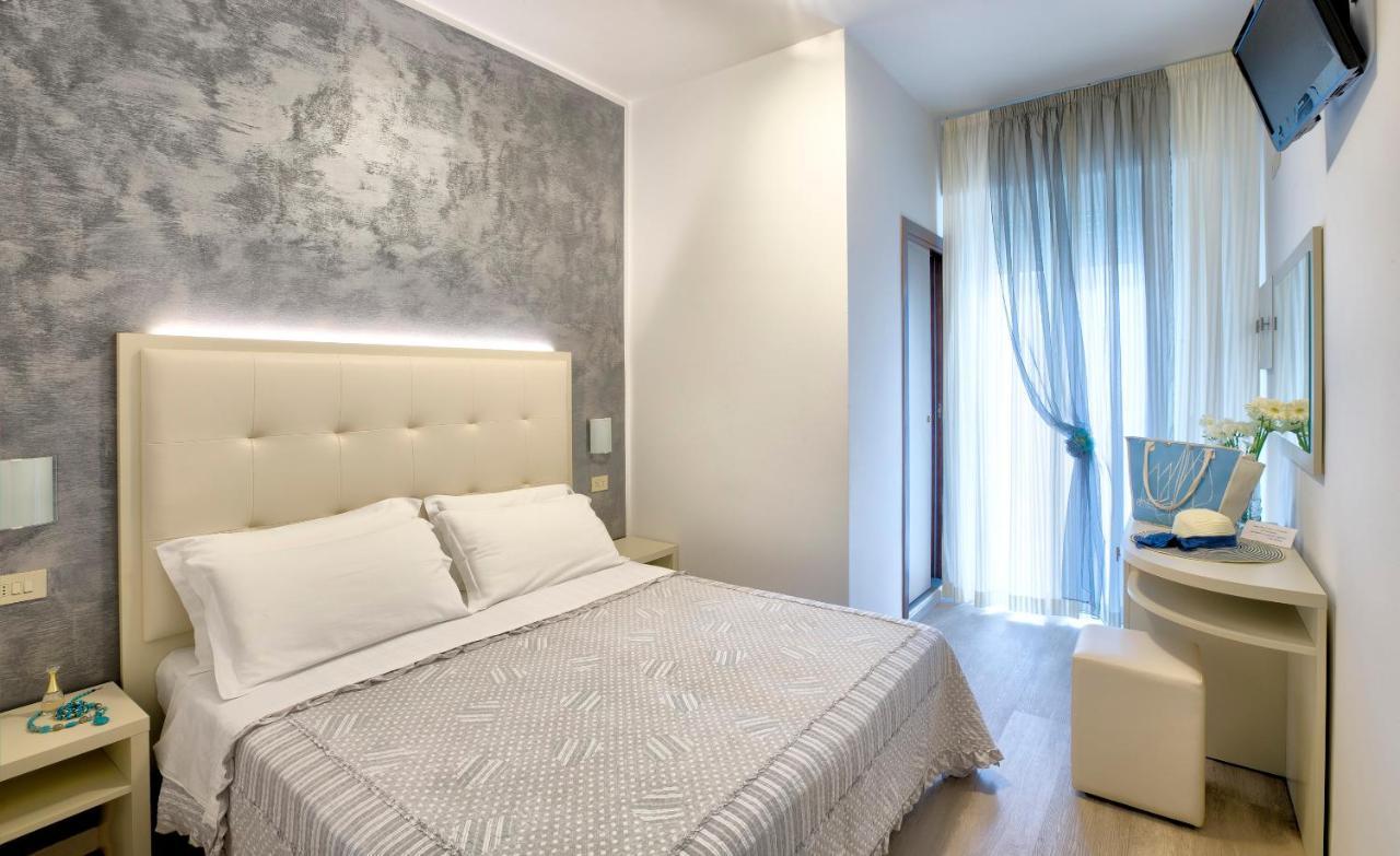 Hotel Bremen Римини Экстерьер фото