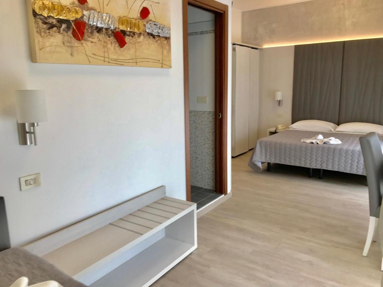 Hotel Bremen Римини Экстерьер фото